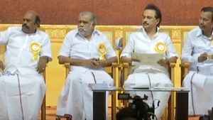 திருவண்ணாமலையில் திமுக முப்பெரும் விழா- விருதுகளை வழங்கினார் ஸ்டாலின் 
