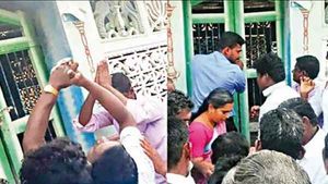 நான்தான்டா ஆத்தா.. 8 வருடமாக பூட்டி கிடந்த கோவில்.. திறக்க வந்த தாசில்தார்.. சாமியாடியதால் பரபரப்பு!
