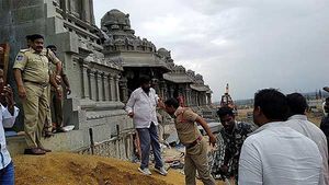 திருப்பதியை போல் மாற்ற ஆசைப்பட்டு தெலுங்கானா முதல்வர் செஞ்ச காரியம்.. அதிர்ச்சியில் பாஜக 