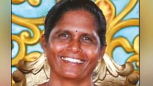 பயங்கரம்.. செலவுக்கு பணம் தர மறுத்த தாய்.. நெஞ்சிலேயே கத்தியால் குத்தி கொன்ற மகன்! 