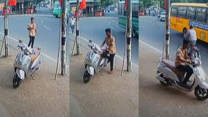 லுக் விட்டபடியே 