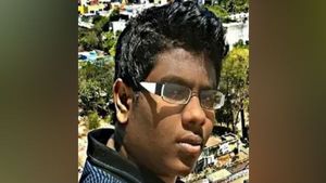 மாணவர் உதித் சூர்யாவின் வாக்குமூலத்தில் இருந்து வேறுபடும் கல்லூரி முதல்வரின் விளக்கம்.. பரபரப்பு 