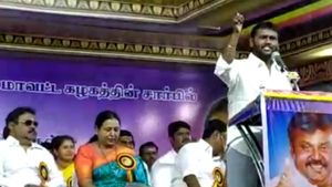 அப்படியே செவுலிலேயே ஒரு அறை விடுங்கள்.. இன்னும் திருந்தாமல் தாறுமாறாக பேசிய விஜயகாந்த் மகன் 