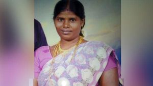 ஏங்க.. மானம் போகுது.. இந்த வேலையை செய்யாதீங்க.. கோபத்தில் இளம் மனைவி தூக்கிட்டு தற்கொலை 