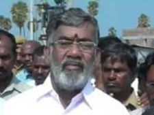 அமைச்சரை வழிமறித்து சண்டை... நாங்குநேரியில் நடைபெற்ற களேபரம் 