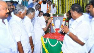 நீங்க என்ன அமைச்சரா...? முதல்வர் வரவேற்பு நிகழ்ச்சியில் நிகழ்ந்த வாக்குவாதம் 