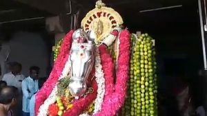 குமரி பரிவேட்டை.. பக்தர்கள் வெள்ளத்தில் பாணாசுர வதம்.. ஆயிரக்கணக்கானோர் கூடினர்