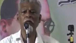 சர்ச்சைக்குள்ளாகும் காரப்பன் சில்க்ஸ்.. காரப்பன் மீது 2 பிரிவுகளில் பாஜக புகார்... விரைவில் கைது?! 