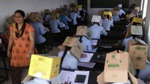 பிட் அடிப்பதை தடுக்கலாம்யா... அதுக்காக இப்படியா? இதெல்லாம் ரொம்ப ஓவரப்பு.. கர்நாடகாவில் ஒரு கூத்து 