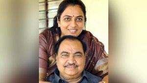 அரசியலில் இதெல்லாம் சாதாரணமப்பா... மகளை எதிர்த்து போட்டியிடும் தந்தை 