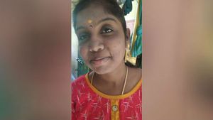 குட்டையில் மிதந்து வந்த ஷோபனா.. சிதறிக் கிடந்த சாக்லேட்டுகள்.. சிக்கிய சுரேஷ்.. கதறிய கணவர் 