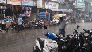கோவை, திருப்பூர், டெல்டா.. தமிழகத்தில் பல மாவட்டங்களில் கனமழை.. வலுவடையும் காற்றழுத்த தாழ்வுநிலை! 