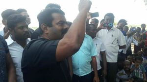 ஸ்டெர்லைட் போராட்டத்தில் கலந்து கொண்டது ஏன்? சீமானுக்கு சம்மன்.. நேரில் ஆஜராக உத்தரவு! 