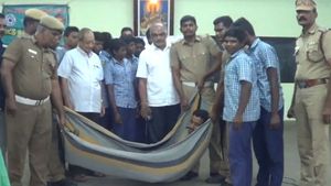 மழை வந்தால் என்ன செய்ய வேண்டும் தெரியுமா.. மாணவர்களுக்கு பயிற்சி