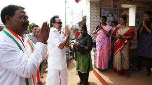 அதிமுக ஆட்சி ஊசலாடுகிறது... பிரச்சாரத்தில் மு.க.ஸ்டாலின் பேச்சு