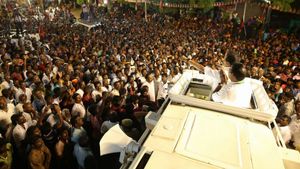 ஸ்டாலின் பிரச்சாரத்திற்கு கடல்  போல திரளும் தொண்டர் கூட்டம்.. நாங்குநேரியில் திமுக கூட்டணி குஷி 