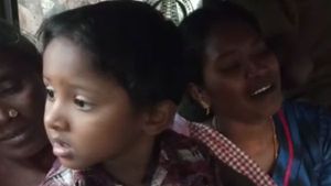 வராம போயிட்டியேடா தம்பி.. சோகத்தில் மூழ்கிய சுஜித்தின் அண்ணன்.. தாயுடன் தவிப்பு! 