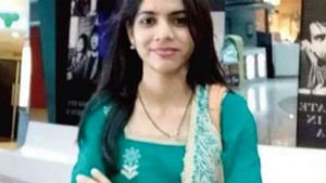 புதுசா கல்யாணம் ஆன டீச்சர்.. அழுகிய நிலையில்.. குட்டையில் மிதந்த சடலம்.. அதிர்ச்சியில் மக்கள் 