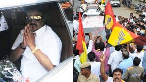 விறுவிறுப்பாக கிளம்பி விக்கிரவாண்டிக்கு வந்த விஜயகாந்த்.. மெல்ல பேசி வாக்கு சேகரிப்பு! 