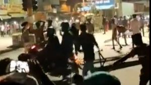 பிகில் படம் வெளியிட தாமதமானதால் கோபம்.. கடைகளை அடித்து உடைத்த விஜய் ரசிகர்கள்.. கலவரம்! 