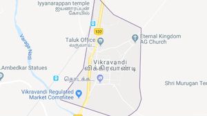 விக்கிரவாண்டி இடைத் தேர்தல்: 'கட்சிகள்' பர்சேஸிங்கில் பிரதான வேட்பாளர்கள் 
