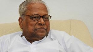 அச்சுதானந்தன் உடல்நிலையில் முன்னேற்றம்... மூளையில் ஏற்பட்ட ரத்தக்கசிவு நின்றது