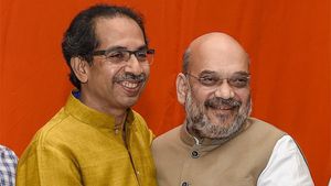 அதிருப்தியில் இருக்கும் சிவசேனா.. ஜம்மு காஷ்மீர் விஷயத்தில் அமித்ஷா மீது கோபத்தை காட்டியிருக்கு! 