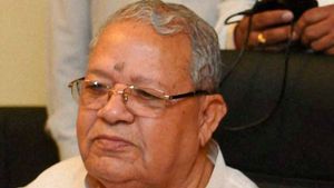 யார் மீது பழி போடுவது? மகாராஷ்டிரா கவர்னரை அதிரடியாக மாற்றும் பாஜக.. புதிய ஆள் வருகிறார்! 