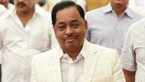 பட்னாவிஸ் பெரும்பான்மையைப் பெற.. 'சாம தான பேத தண்டம்'.. நாராயண் ரானேவை களமிறக்கியது பாஜக 