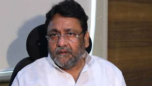 சட்டசபையில் பட்னாவிஸால் பெரும்பான்மையை நிரூபிக்க முடியாது- என்சிபி மூத்த தலைவர் நவாப் மாலிக் 