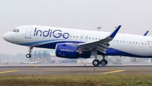 கோவையிலிருந்து புறப்பட்ட விமானம்.. நடுவானில் கார்கோவில் வந்த புகை.. சென்னையில் அவசர லேண்டிங்! 