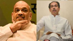 அமித் ஷாவின் முயற்சிக்கு பலன் இல்லை.. முரண்டு பிடிக்கும் உத்தவ் தாக்கரே.. சிவசேனா புது பாய்ச்சல்! 