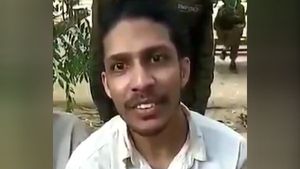 அம்மா அப்பா நல்லாயிருக்கீங்களா.. பாகிஸ்தான்ல மாட்டிக்கிட்டேன்.. வைரலாகும் ஆந்திர என்ஜீனியரின் வீடியோ