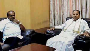 கர்நாடகா முன்னாள் முதல்வர்கள் குமாரசாமி, சித்தராமையா மீது தேசதுரோக வழக்கு 