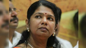 கனிமொழியின் வெற்றிக்கு எதிரான வழக்கு.. தொடர்ந்து நடத்த வாக்காளர் கோரிக்கை 