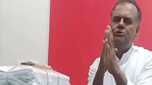 மாணவிகளிடம் ஆபாச வீடியோ காட்டி.. டவுன்லோடு செய்ய வலியுறுத்தி.. அசிங்கமாக நடந்து கொண்ட பாதிரியார்! 