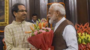 உத்தவ் தாக்கரே விடாமுயற்சியுடன் பணியாற்றுவார் என நம்புகிறேன்.. பிரதமர் மோடி வாழ்த்து! 