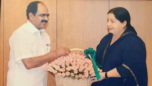 பணநெருக்கடியில் பச்சைமால்... அமமுக டூ மீண்டும் அதிமுக 