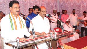 ஒரே ஆட்சியில் 2 முறை பதவியேற்பு.. சாதனை படைத்த ஜான் குமார்.. நாராயணசாமி ஹேப்பி