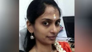 கொடிகம்பம் விழுந்து விபத்துக்குள்ளான கோவை இளம் பெண்ணின் இடதுகால் அகற்றம் 