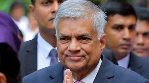 தோல்வி எதிரொலி.. இலங்கை பிரதமர் ரணில் விக்கிரமசிங்கே ராஜினாமா.. பரபரப்பு திருப்பம்! 