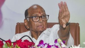 யாருங்க சொன்னது பேச்சுவார்த்தைன்னு? எனக்கு தெரியாது...  என்சிபி- காங். ஆலோசனை குறித்து  சரத்பவார் 