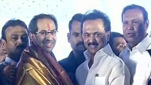 மும்பை தமிழர்களுடன் இணைந்து பணியாற்றுங்கள்.. உத்தவ்விடம் நேரடியாக கோரிக்கை வைத்த ஸ்டாலின்! 