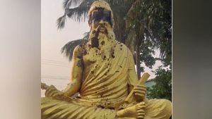 தஞ்சை பிள்ளையார்பட்டியில் திருவள்ளுவர் சிலை மீது சாணம் வீச்சு- தலைவர்கள் கண்டனம் 