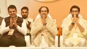 மகாராஷ்டிராவில் திருப்பம்.. சிவசேனா கட்சியை ஆட்சி அமைக்க அழைத்தார் ஆளுநர்.. நாளை வரை டைம்! 