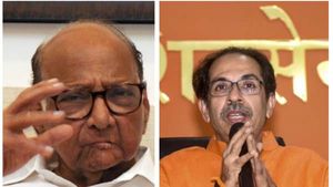 உடனே வாங்க, பேசலாம்.. இரவோடு இரவாக சரத் பவாரை சந்தித்த உத்தவ் தாக்கரே.. 45 நிமிடம் நடந்த மீட்டிங்! 