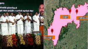 வரும்போதே மழையை கொண்டு வந்துருச்சுங்களே புள்ளீங்கோ..  செம உற்சாகத்தில் புது  மாவட்ட மக்கள்! 