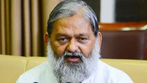 ராகுலும், பிரியங்காவும், பெட்ரோல் குண்டை போன்றவர்கள்... பற்ற வைத்துவிடுவார்கள் - ஹரியானா அமைச்சர் 
