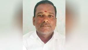 வாக்கிங் போன அமமுக பிரமுகர்.. வளைத்து மடக்கிய 8 பேர்.. ஓட ஓட விரட்டி படுகொலை 