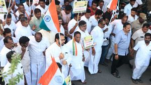 காங்கிரஸ் மாஸ்.. சிஏஏவுக்கு எதிராக மெகா பேரணி.. குலுங்கிய புதுச்சேரி.. முழங்கிய நாராயணசாமி!